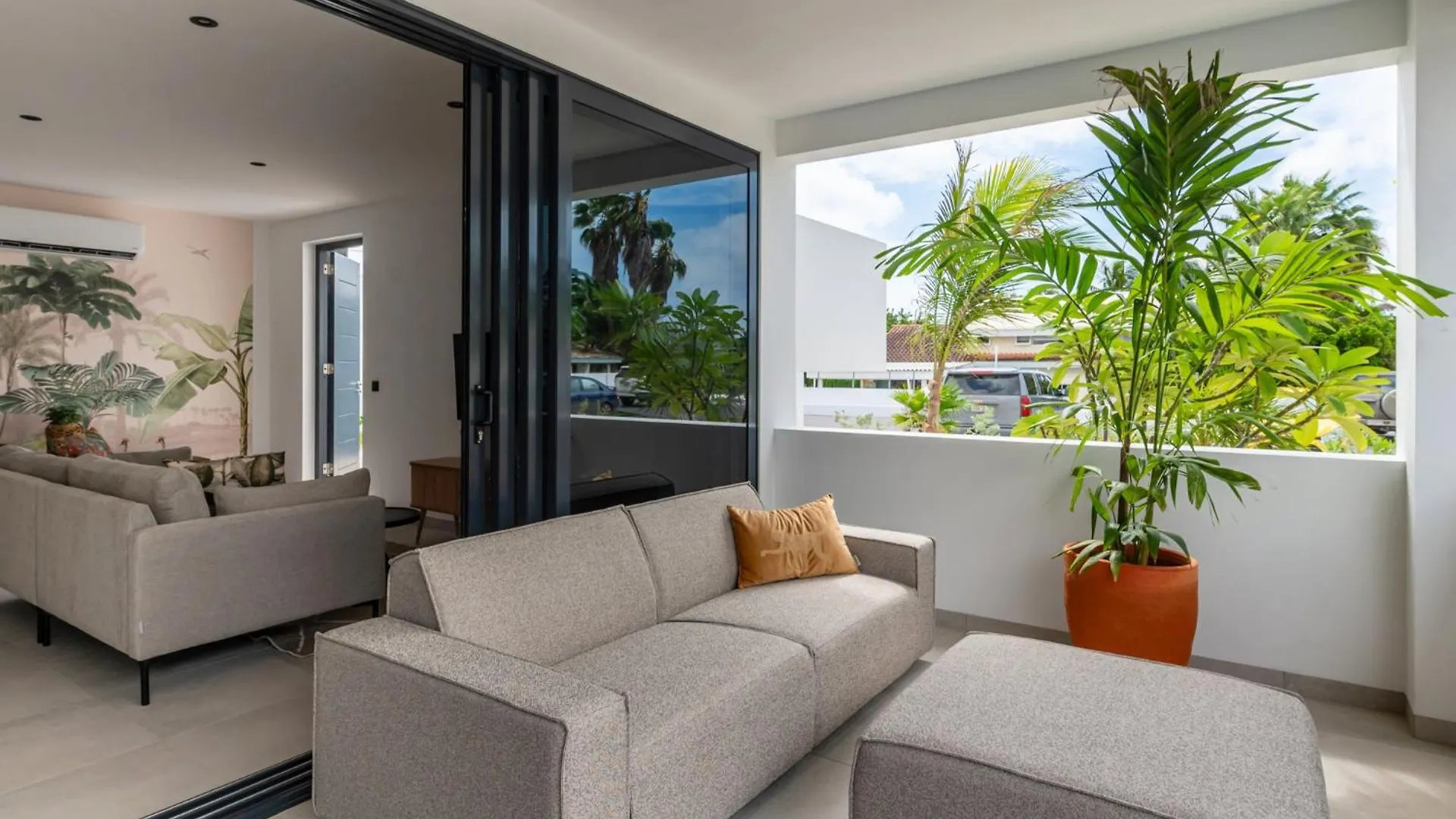 Palm Suite - Newly Constructed Poolside Apartment Just Minutes From The Beach Jan Thiel