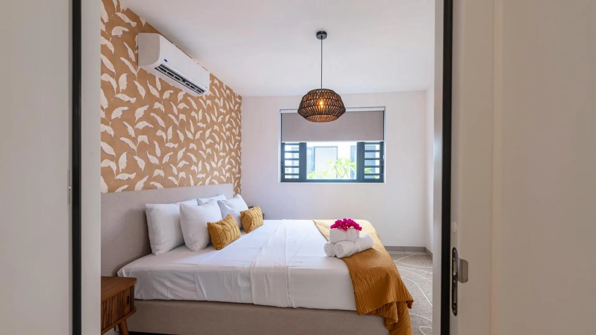 Palm Suite - Newly Constructed Poolside Apartment Just Minutes From The Beach Jan Thiel